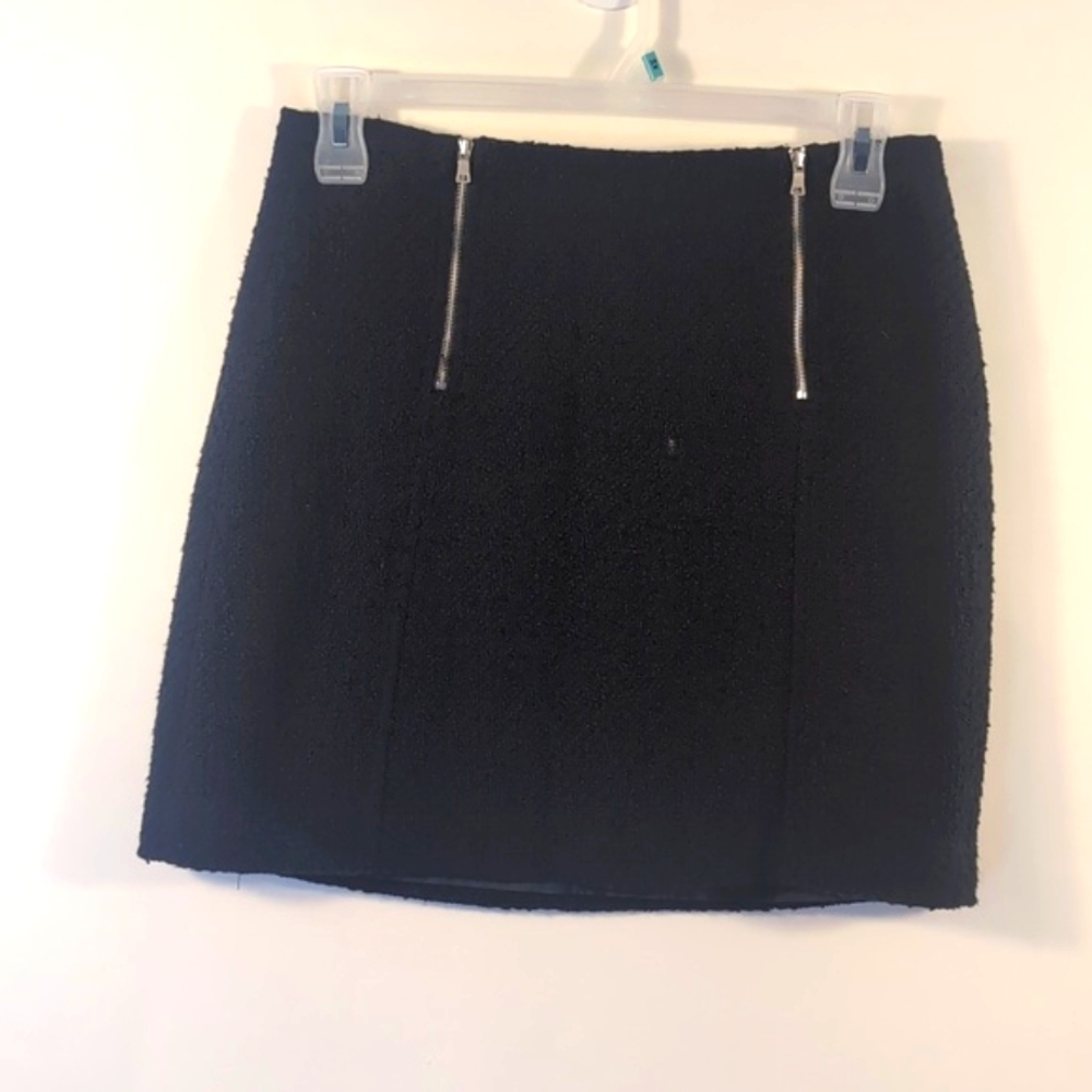 LOFT Vlack Mini Skirt Size 6 - Picture 1 of 9